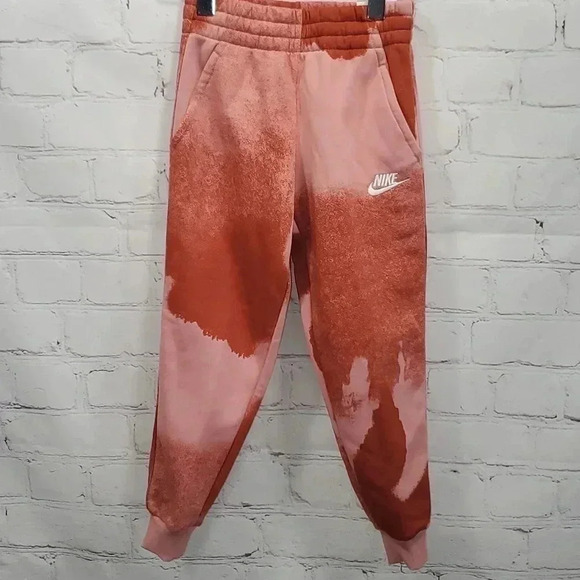 Nike Boys YOUTH Sportswear Club Fleece Jogger Pants SPRAY PAINT Extra Small NWT - Picture 4 of 15
